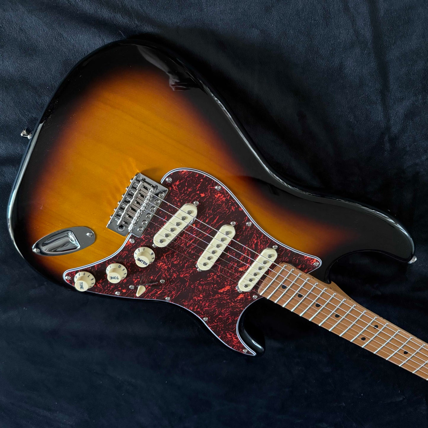 Electric Guitar Jet Guitars JS300 SB Sunburst Free Setup