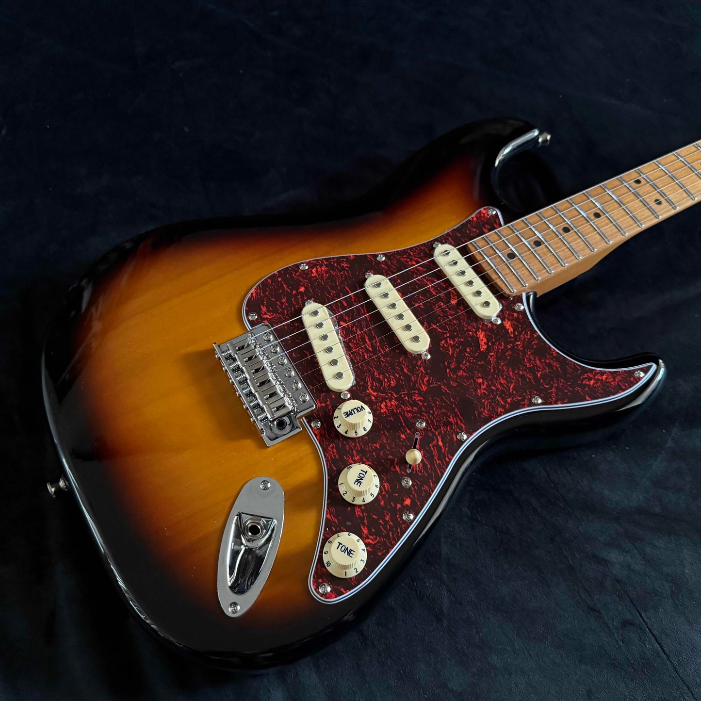 Electric Guitar Jet Guitars JS300 SB Sunburst Free Setup