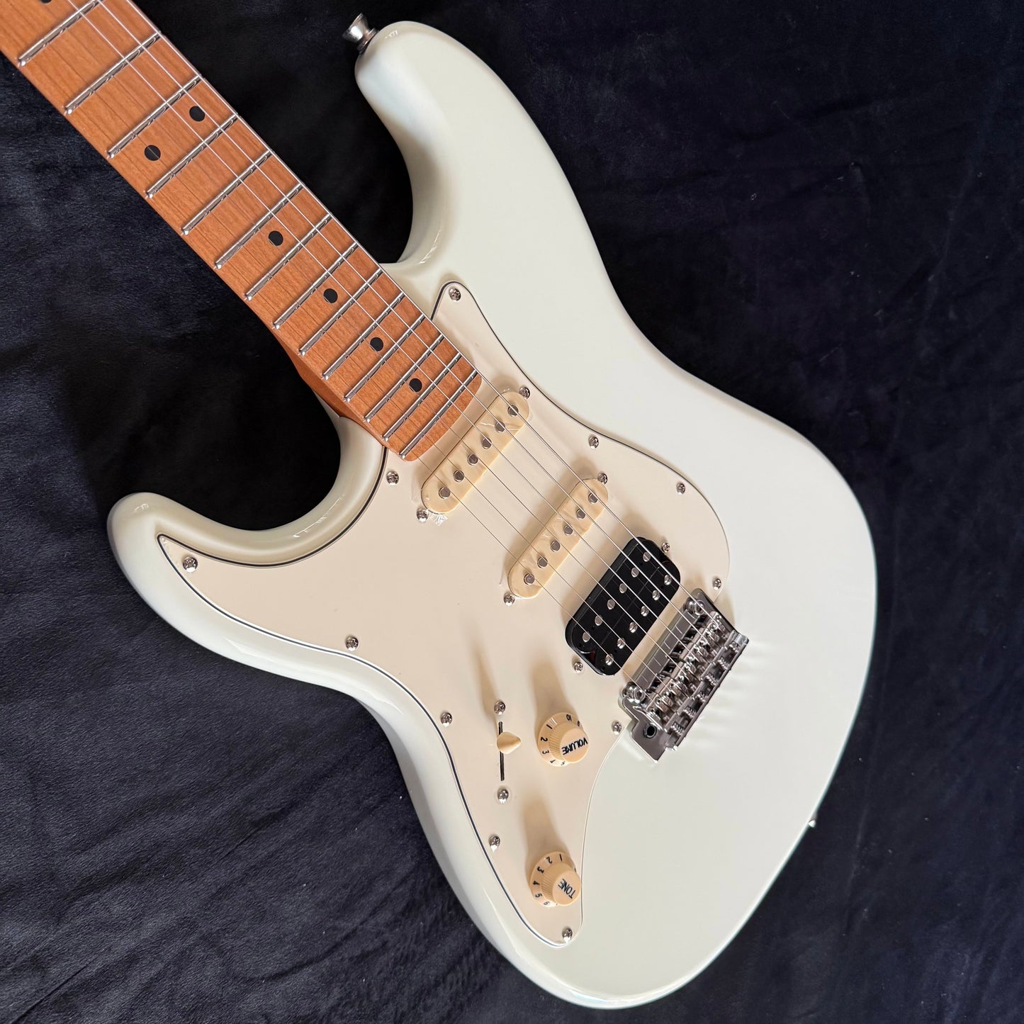 Electric Guitar Jet Guitars JS400 OW LH White Left Handed Free Setup