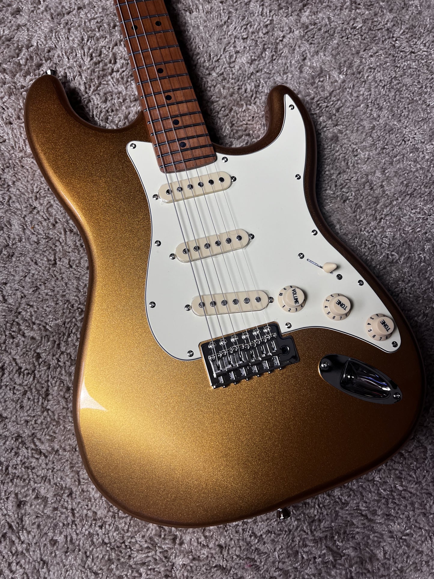 Electric Guitar Jet Guitars JS300 GD Gold Free Setup