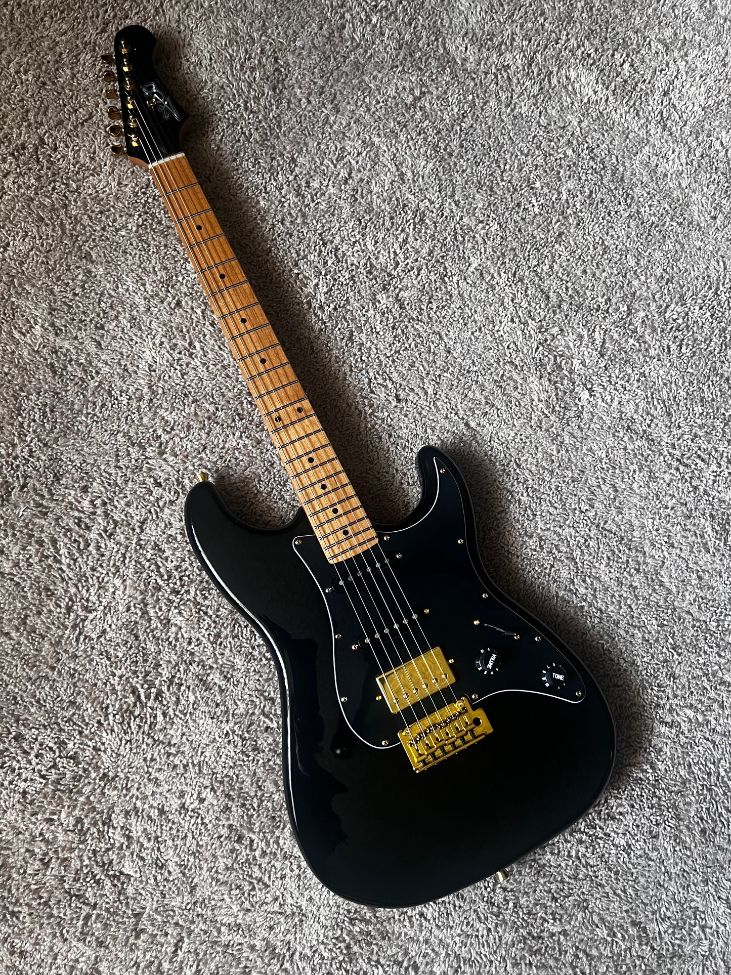 Electric Guitar Jet Guitars JS400 BKG Black Free Setup