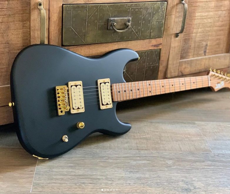 Electric Guitar Jet Guitars JS700 MBK Matte Black Free Setup