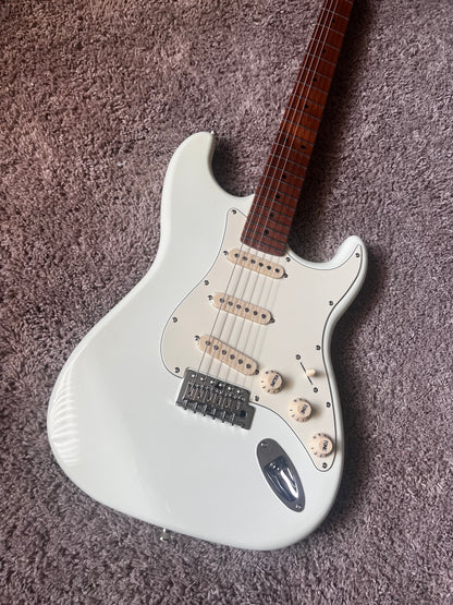 Electric Guitar Jet Guitars JS300 OW White Free Setup