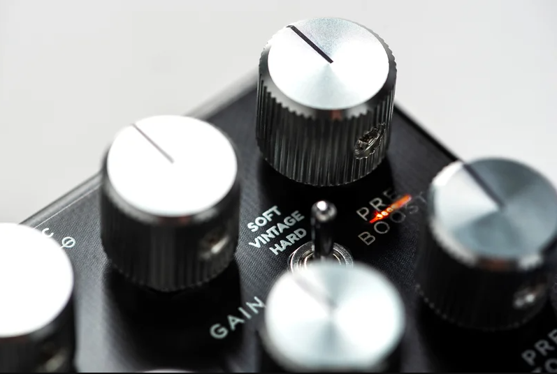 DSM &amp; Humboldt Electronics Silver Linings Drive/Preamp Guitar Pedal