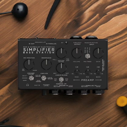 DSM & Humboldt Simplifier Bass Station Amp Cabinet Simulator DSM & Humboldt Simplifier Bass Station Amp Cabinet Simulator