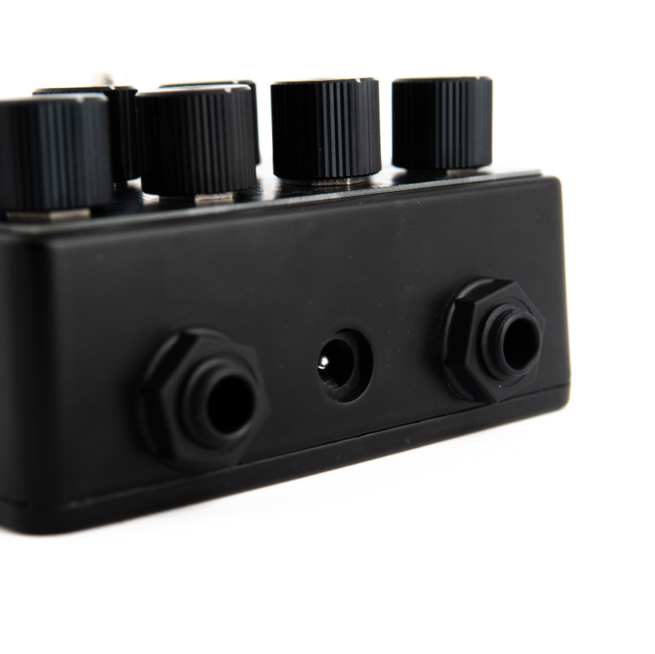 DSM &amp; Humboldt Electronics Black Clouds High-gain Distortion and Boost Pedal